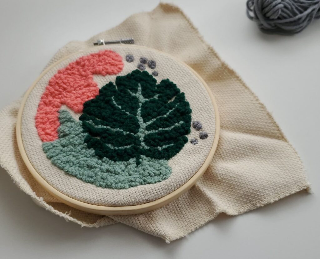 A small, simple embroidery design